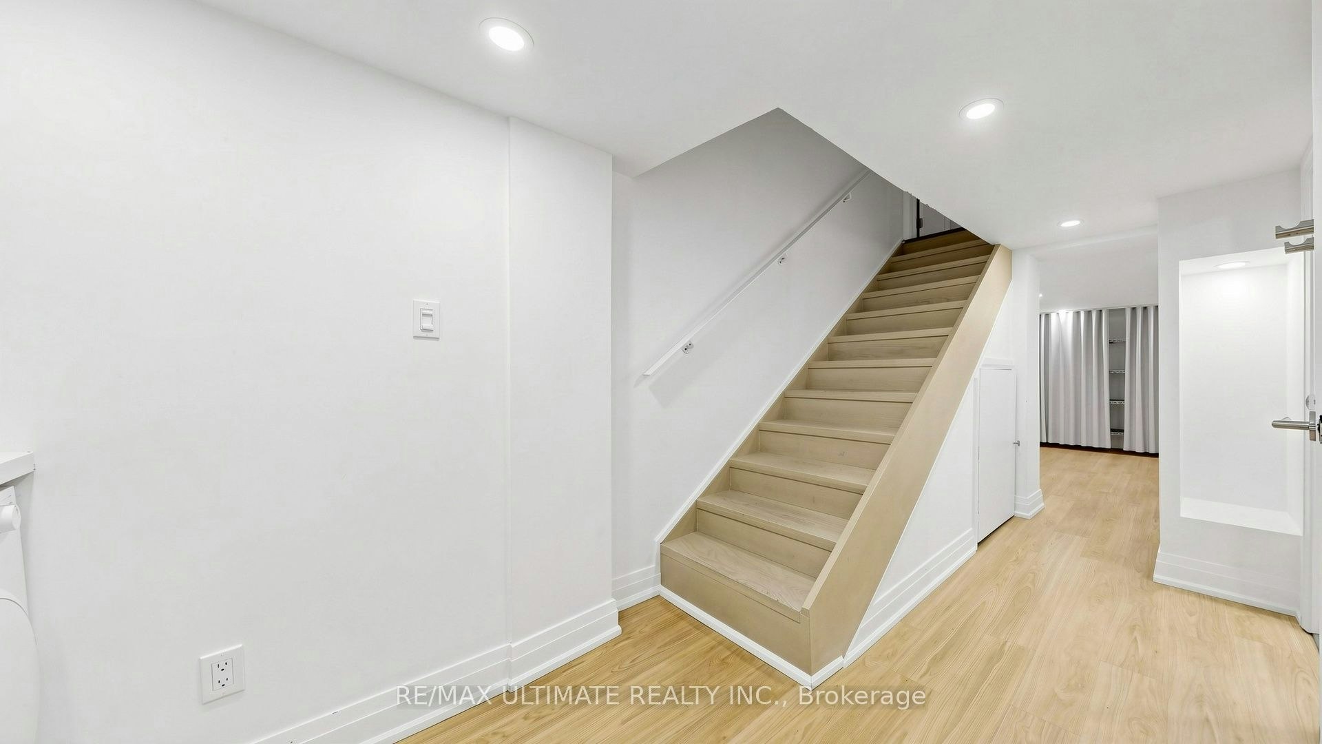 5 Collahie Street, Toronto, ON, M6J 1T6 - 31