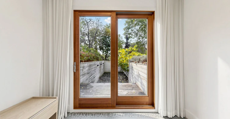 5 Collahie Street, Toronto, ON, M6J 1T6 - 7