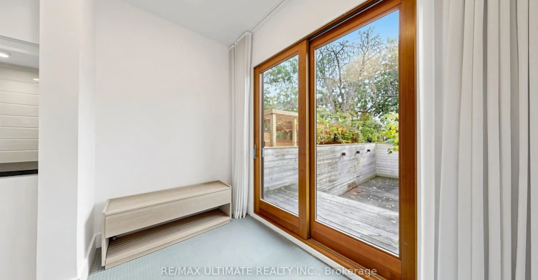5 Collahie Street, Toronto, ON, M6J 1T6 - 8