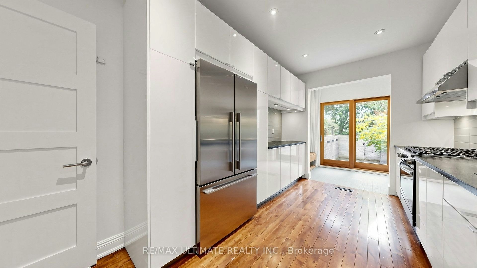 5 Collahie Street, Toronto, ON, M6J 1T6 - 5