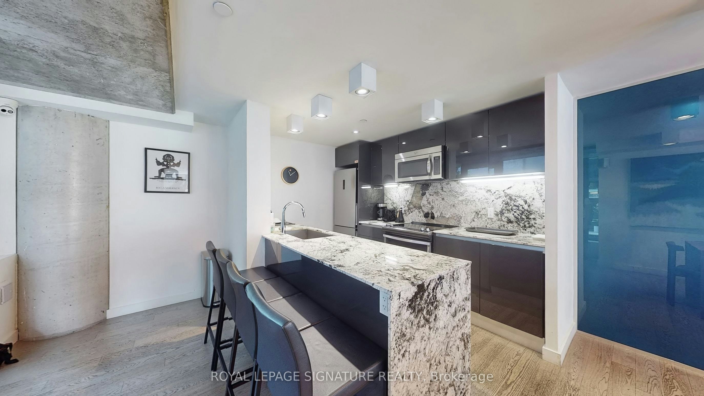 1004-111 Bathurst Street, Toronto, ON, M5V 2R1 - 19