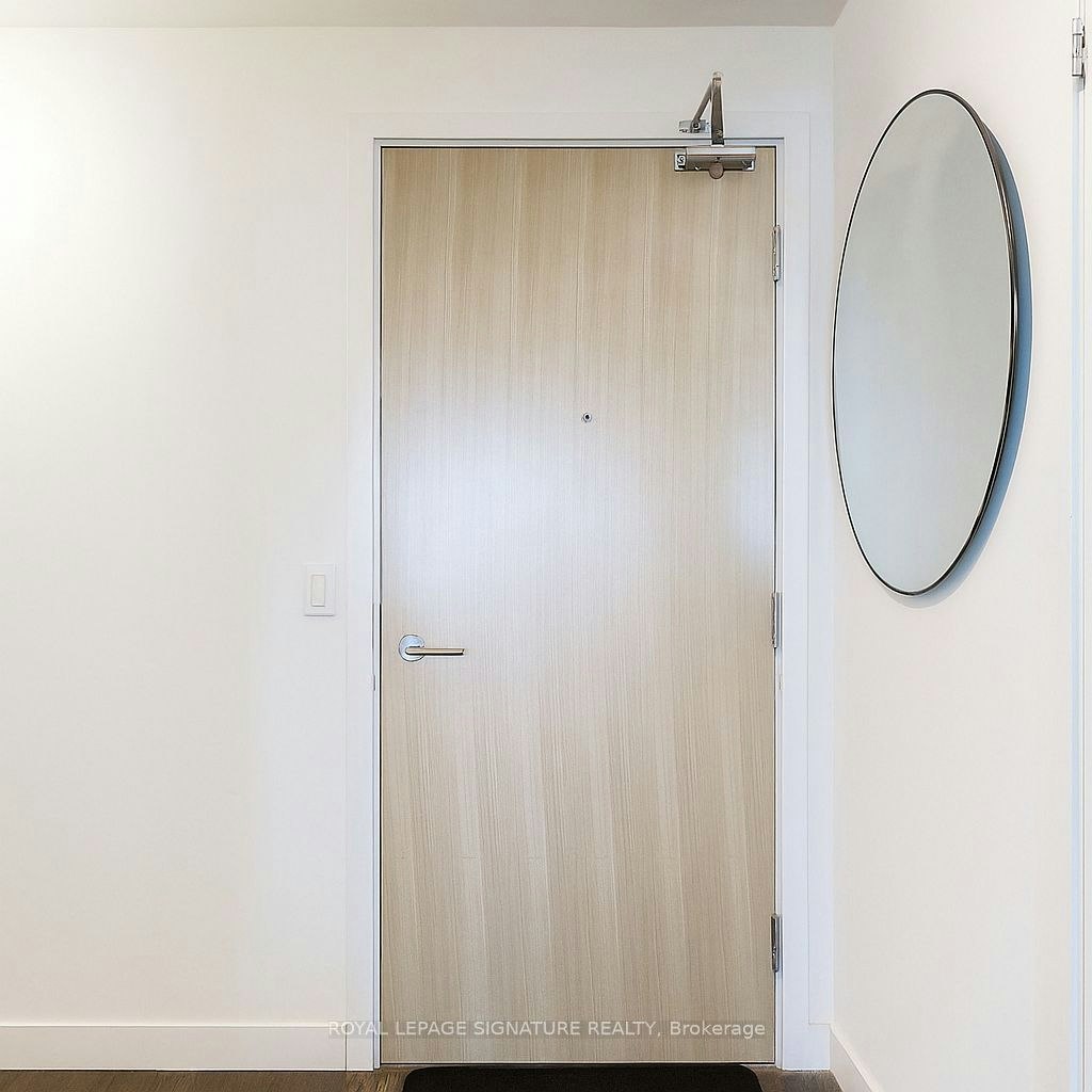 1004-111 Bathurst Street, Toronto, ON, M5V 2R1 - 8