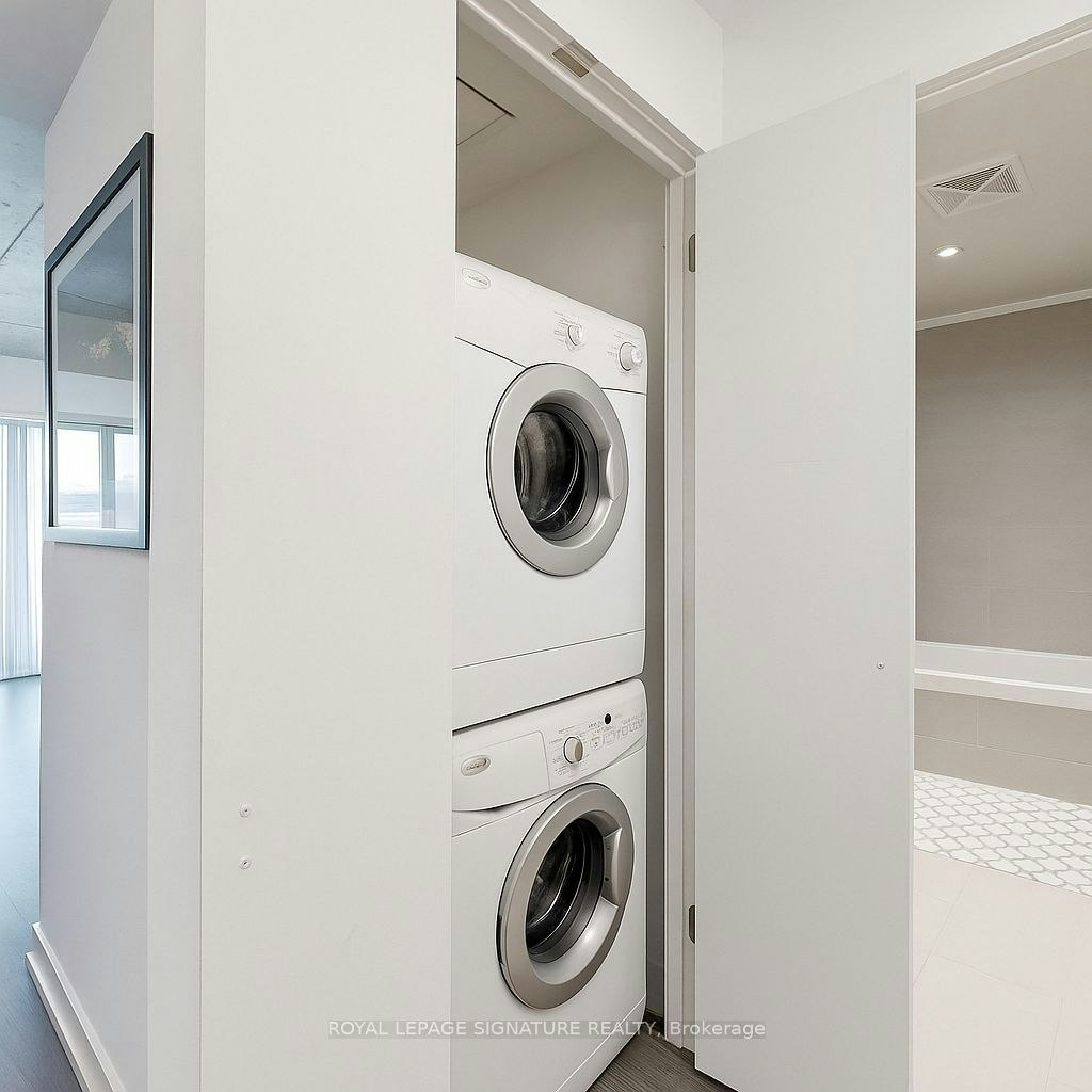 1004-111 Bathurst Street, Toronto, ON, M5V 2R1 - 9