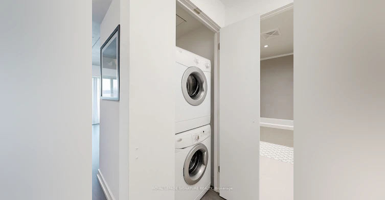 1004-111 Bathurst Street, Toronto, ON, M5V 2R1 - 9