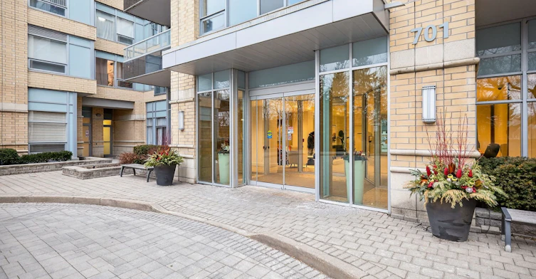 108-701 Sheppard Avenue W, Toronto, ON, M3H 2S7