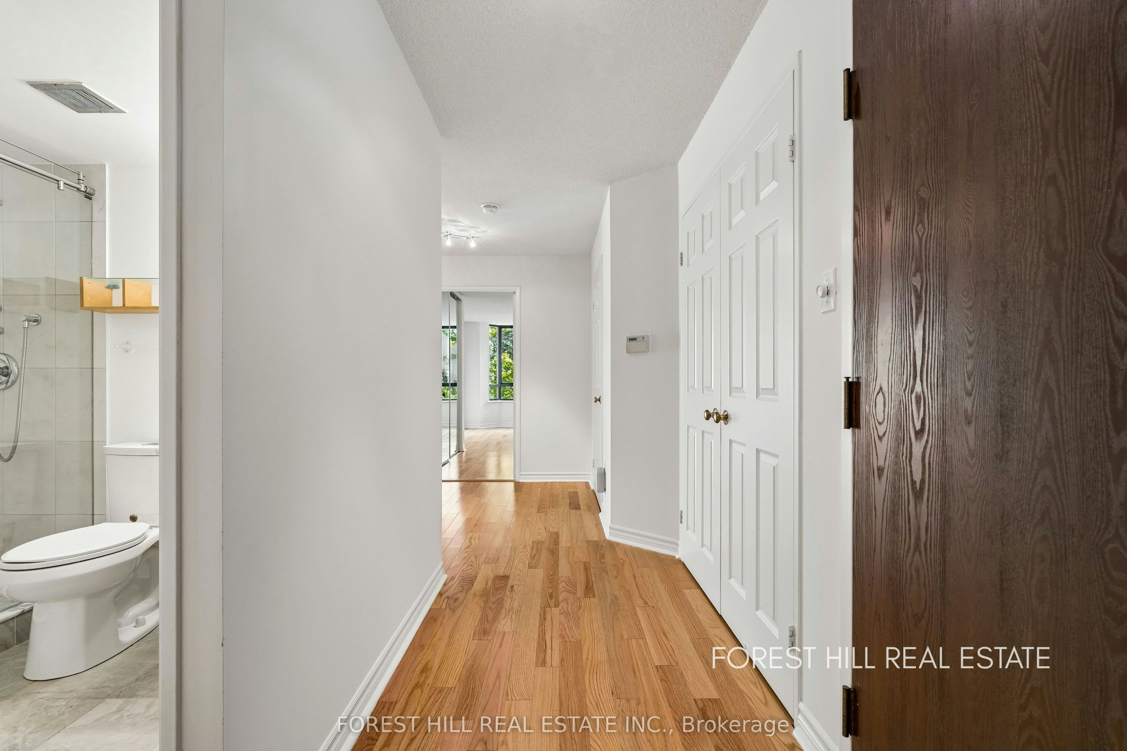 301B-195 St. Patrick Street, Toronto, ON, M5R 2Y8