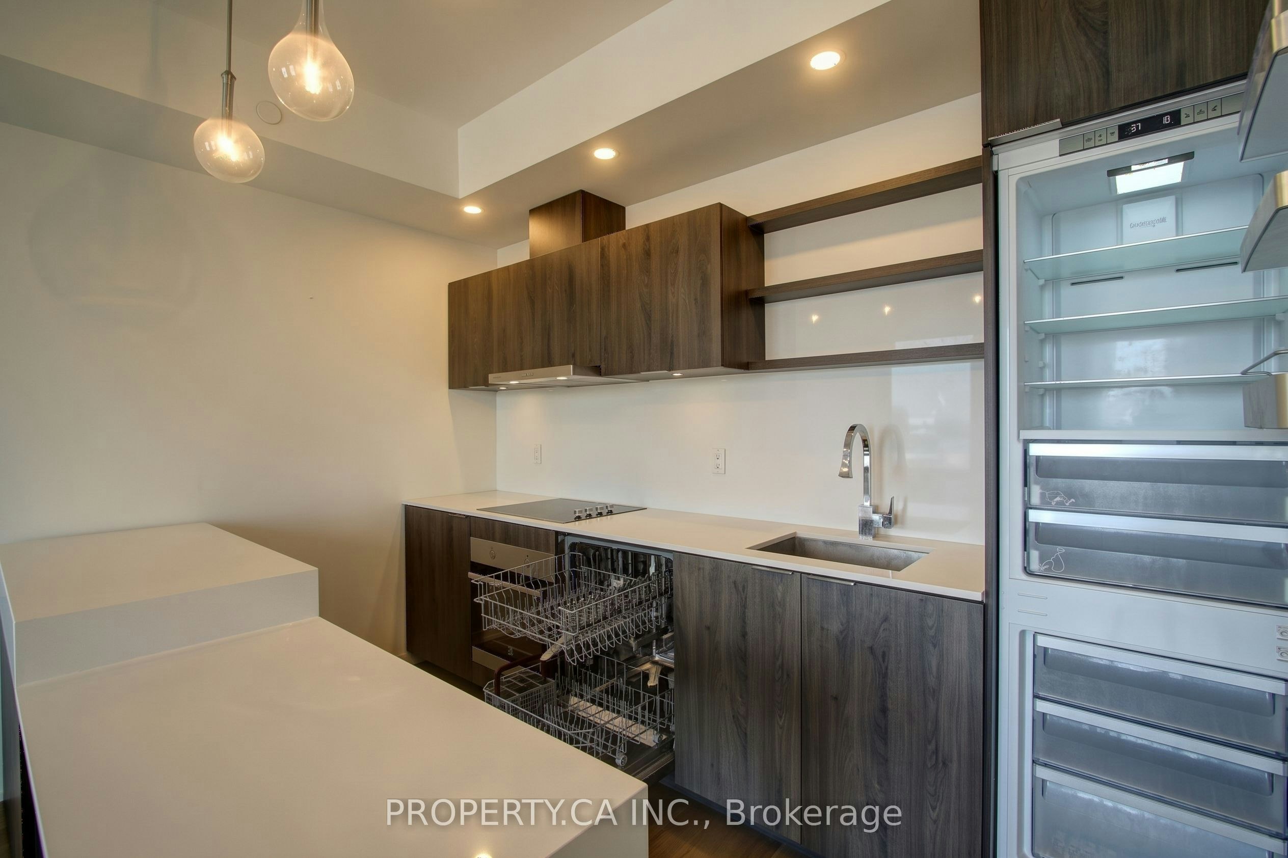 716-12 Bonnycastle Street, Toronto, ON, M5A 3Y4 - 6
