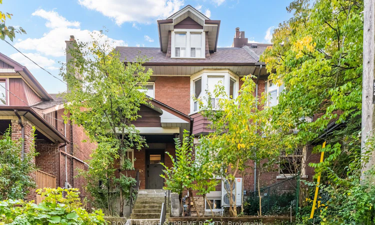 32 Thome Crescent