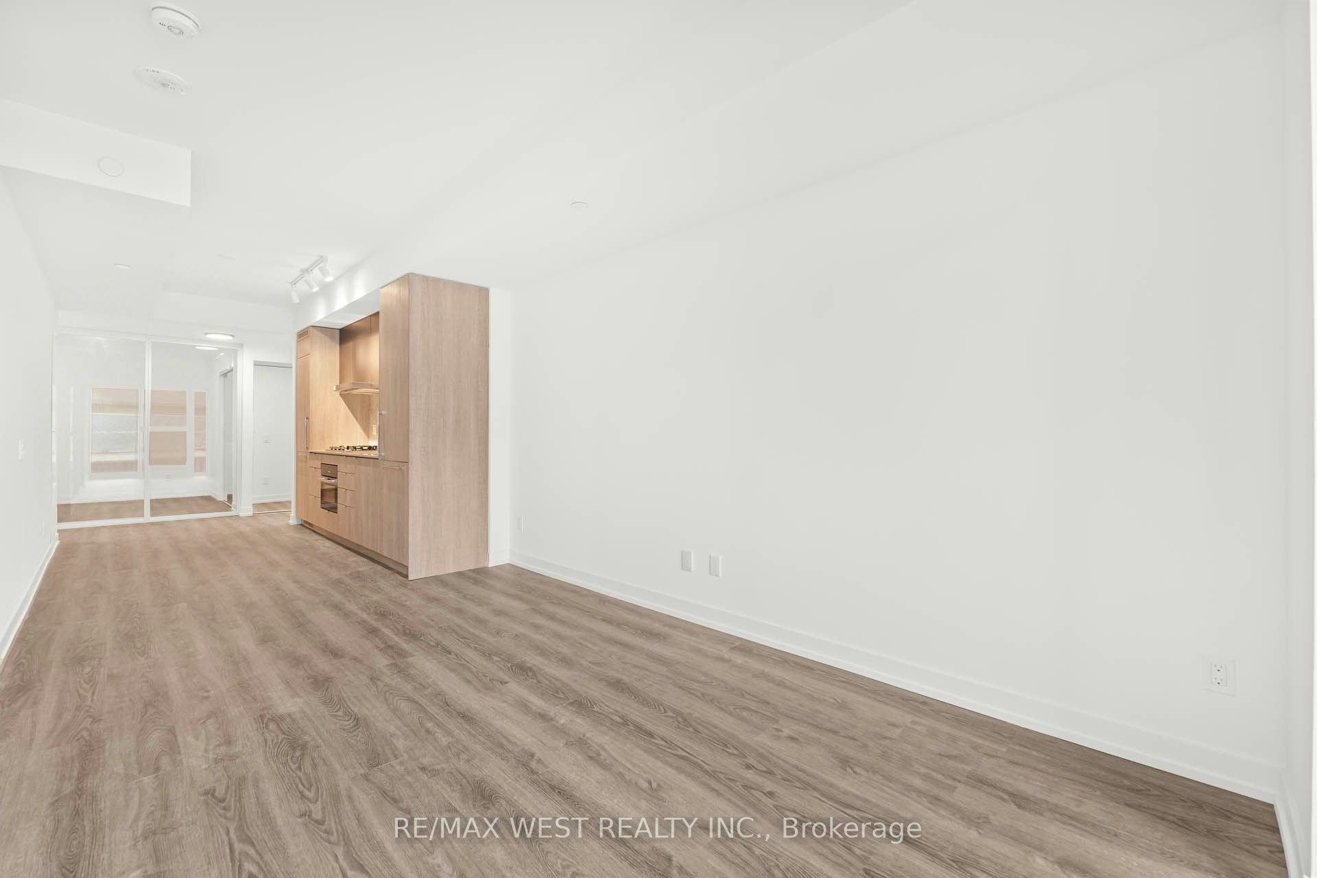 906-771 Yonge Street, Toronto, ON, M4W 0B8 - 10