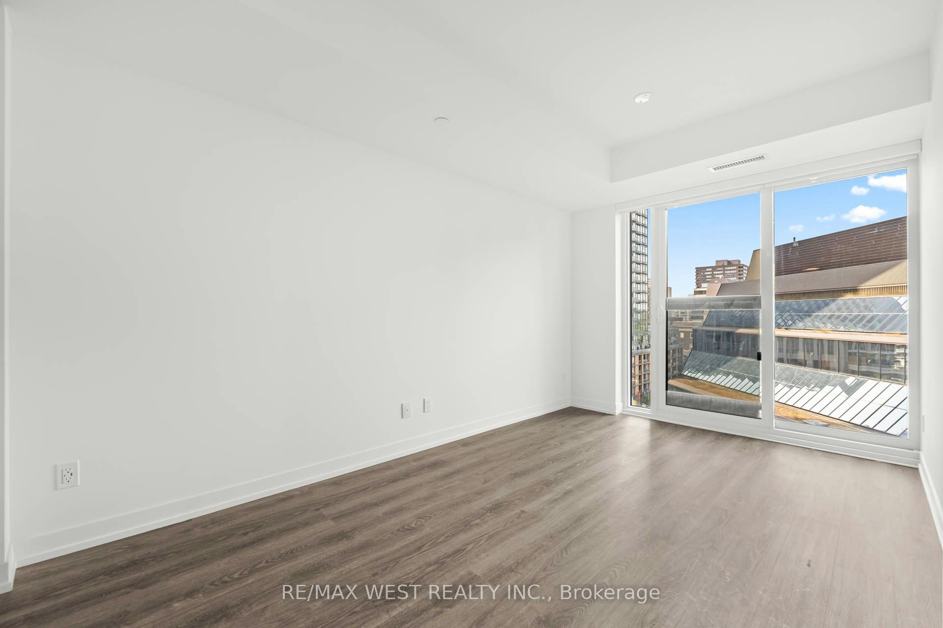 906-771 Yonge Street, Toronto, ON, M4W 0B8 - 6