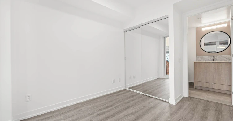 906-771 Yonge Street, Toronto, ON, M4W 0B8 - 13