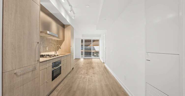 906-771 Yonge Street, Toronto, ON, M4W 0B8 - 2