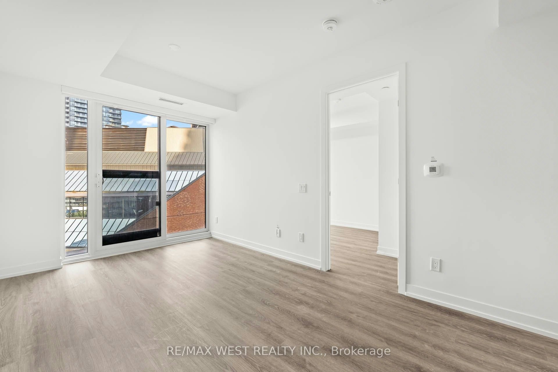 906-771 Yonge Street, Toronto, ON, M4W 0B8 - 8