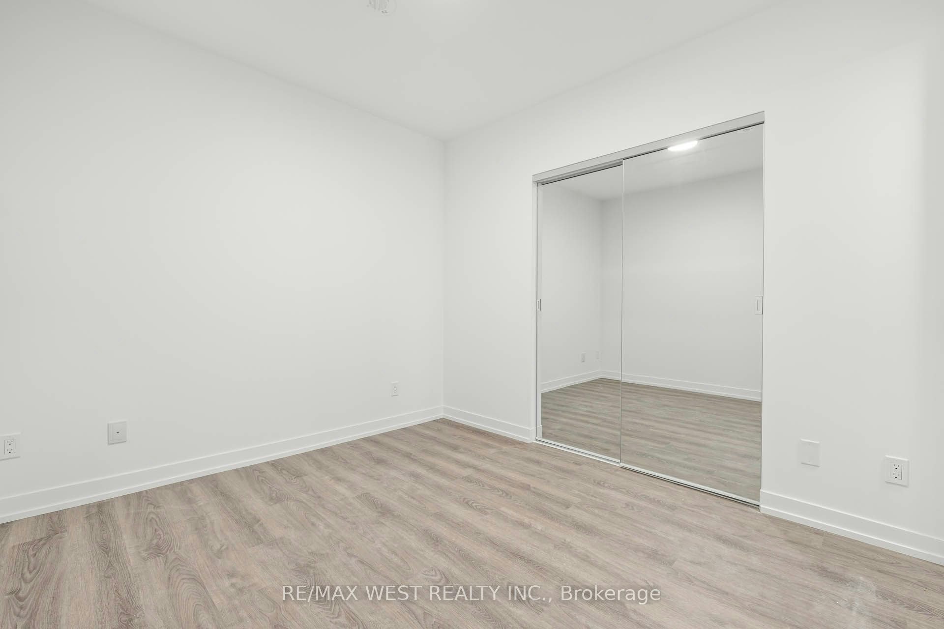 906-771 Yonge Street, Toronto, ON, M4W 0B8 - 15
