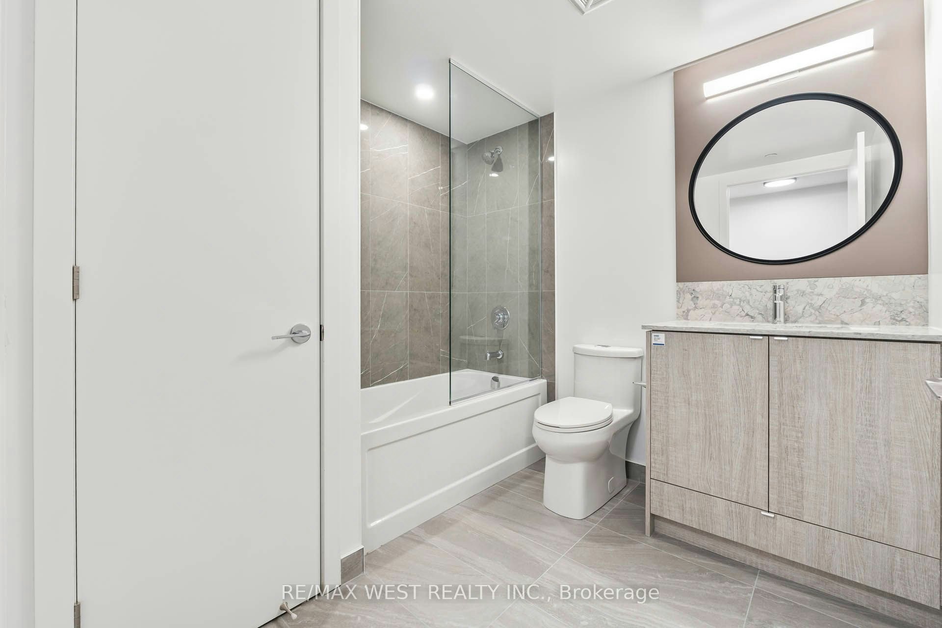 906-771 Yonge Street, Toronto, ON, M4W 0B8 - 17