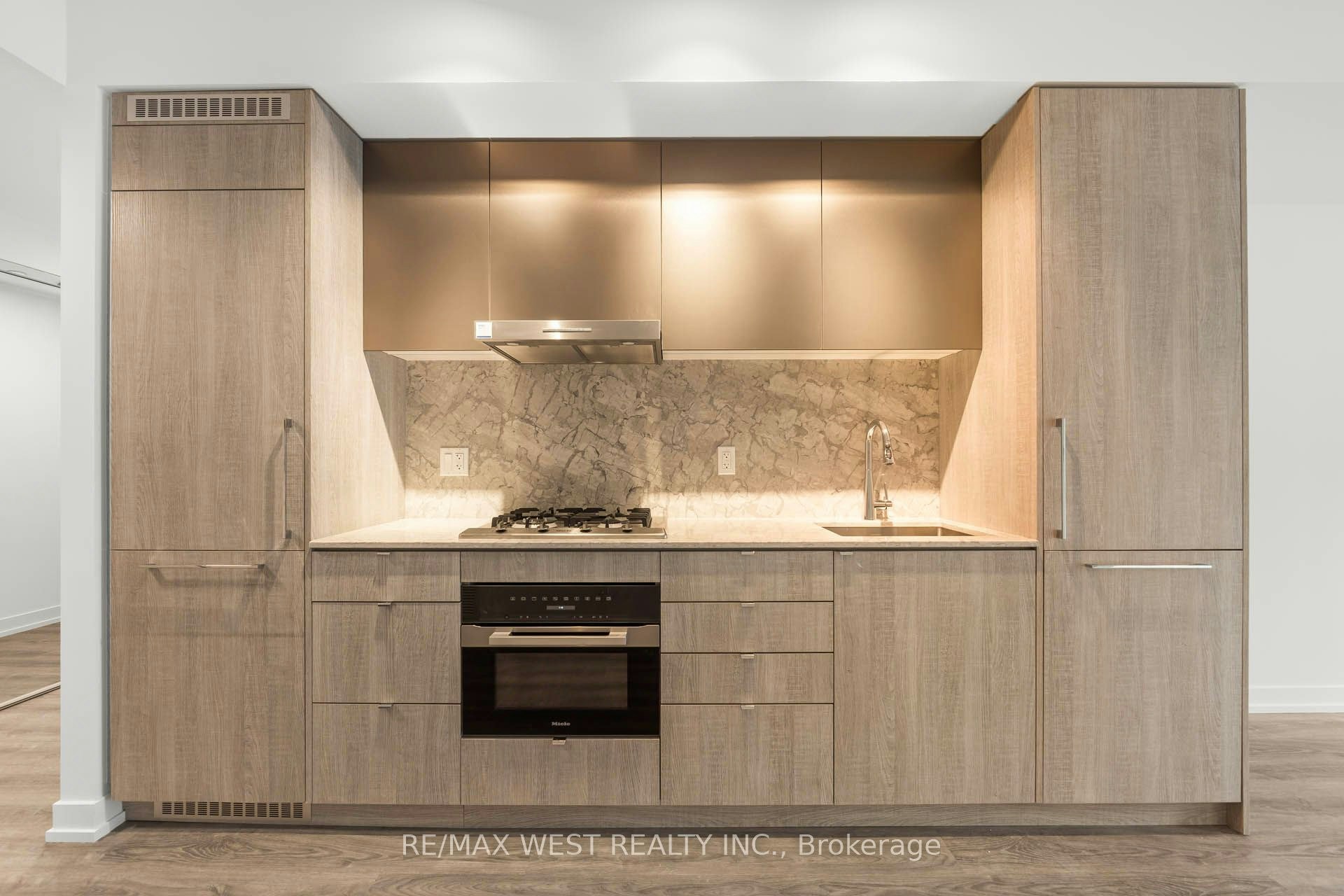 906-771 Yonge Street, Toronto, ON, M4W 0B8 - 3