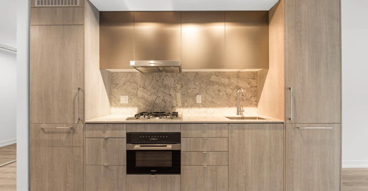 906-771 Yonge Street, Toronto, ON, M4W 0B8 - 3