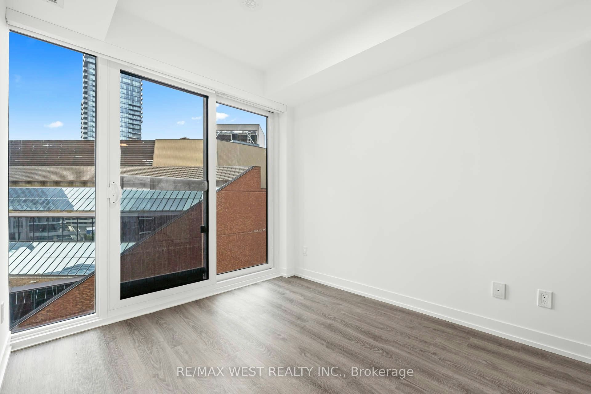 906-771 Yonge Street, Toronto, ON, M4W 0B8 - 11