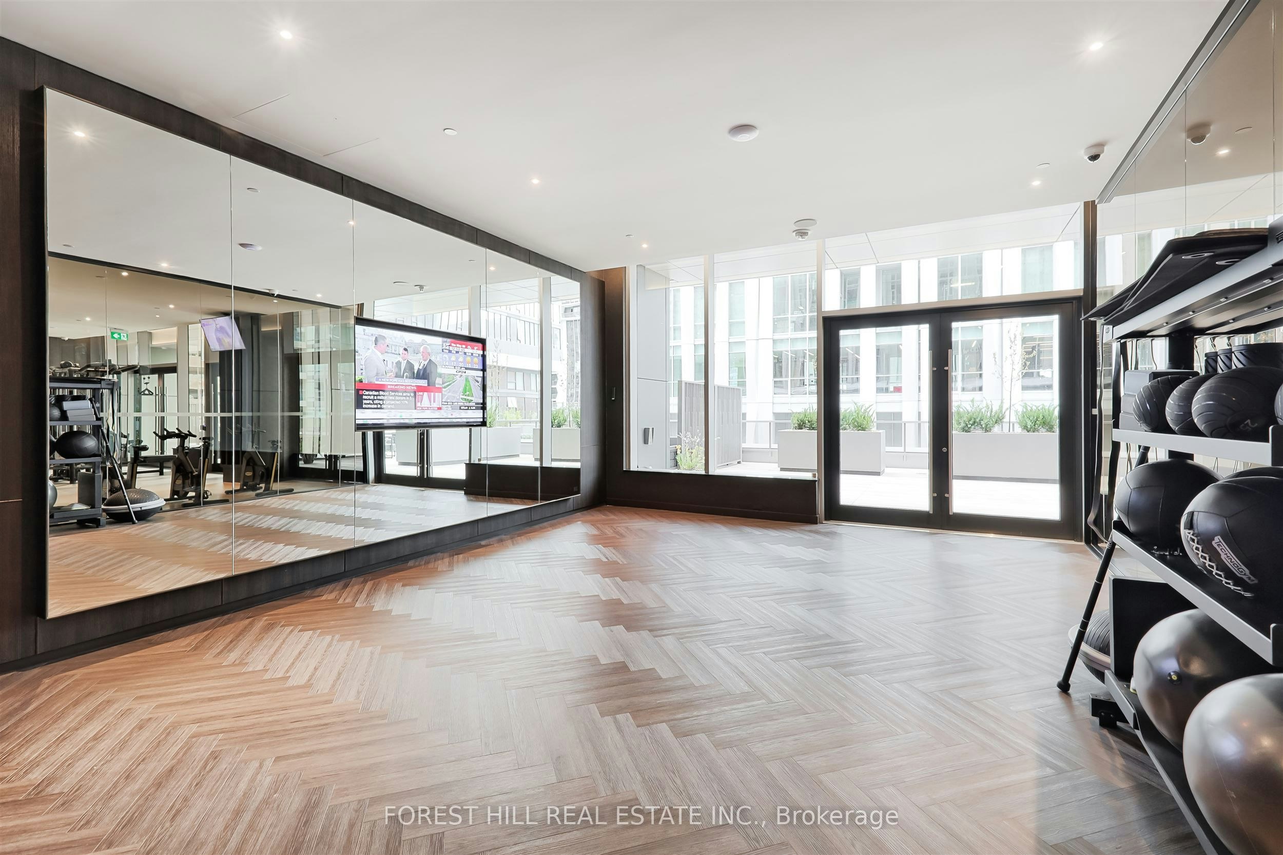 PH02-11 Yorkville Avenue, Toronto, ON, M4W 0B7 - 46
