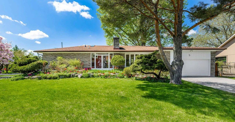 5 Parmbelle Crescent, Toronto, ON, M3A 3G5