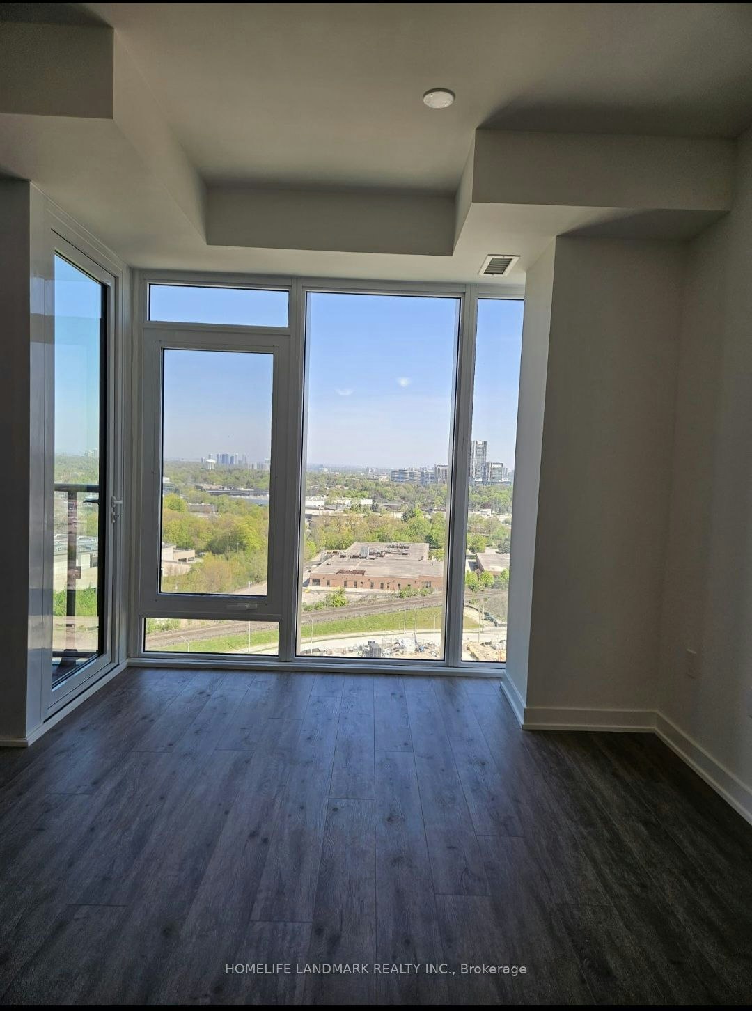 2004-5 Quarrington Lane, Toronto, ON, M3C 0S5 - 2
