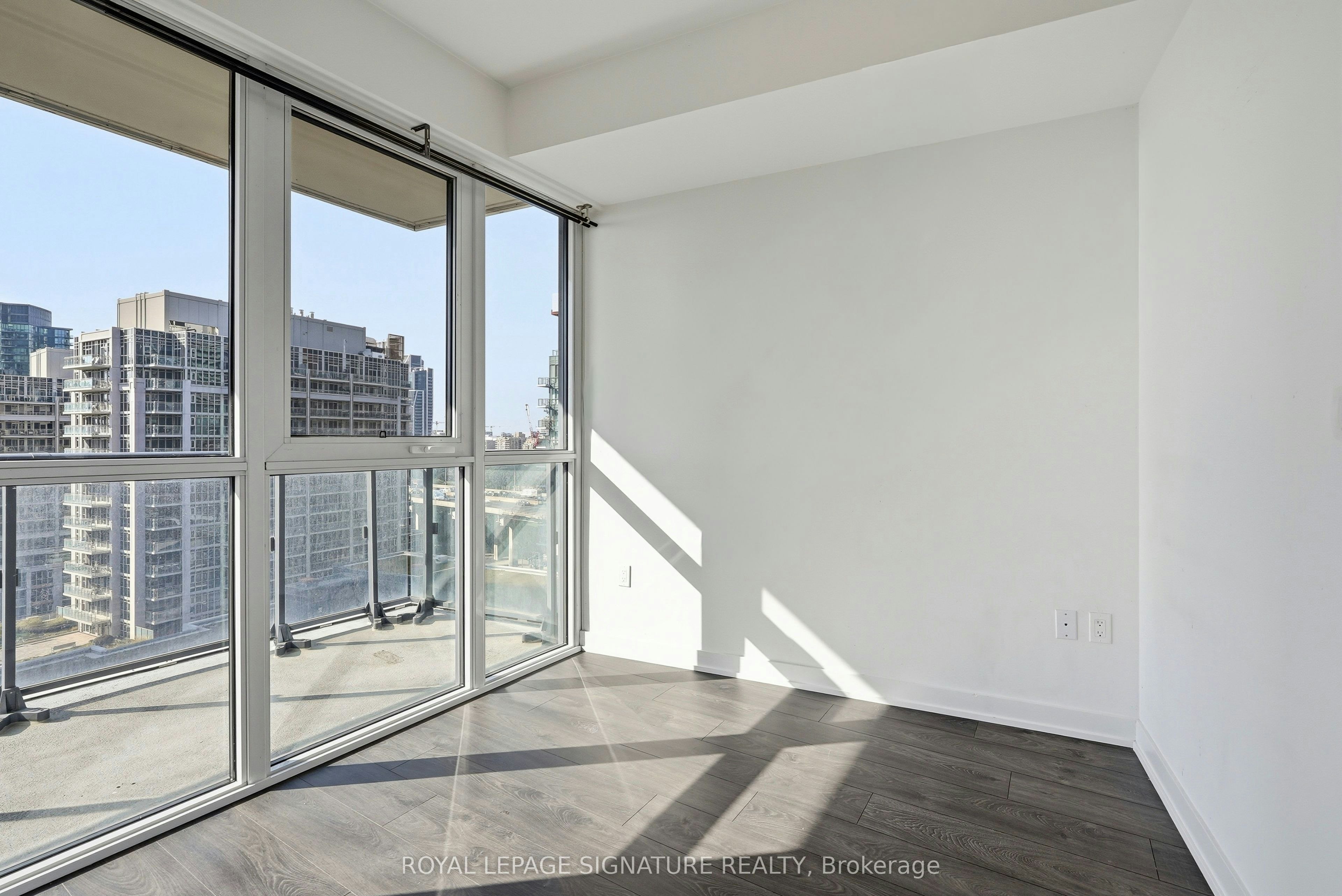1512-38 Iannuzzi Street, Toronto, ON, M5V 0S2 - 10