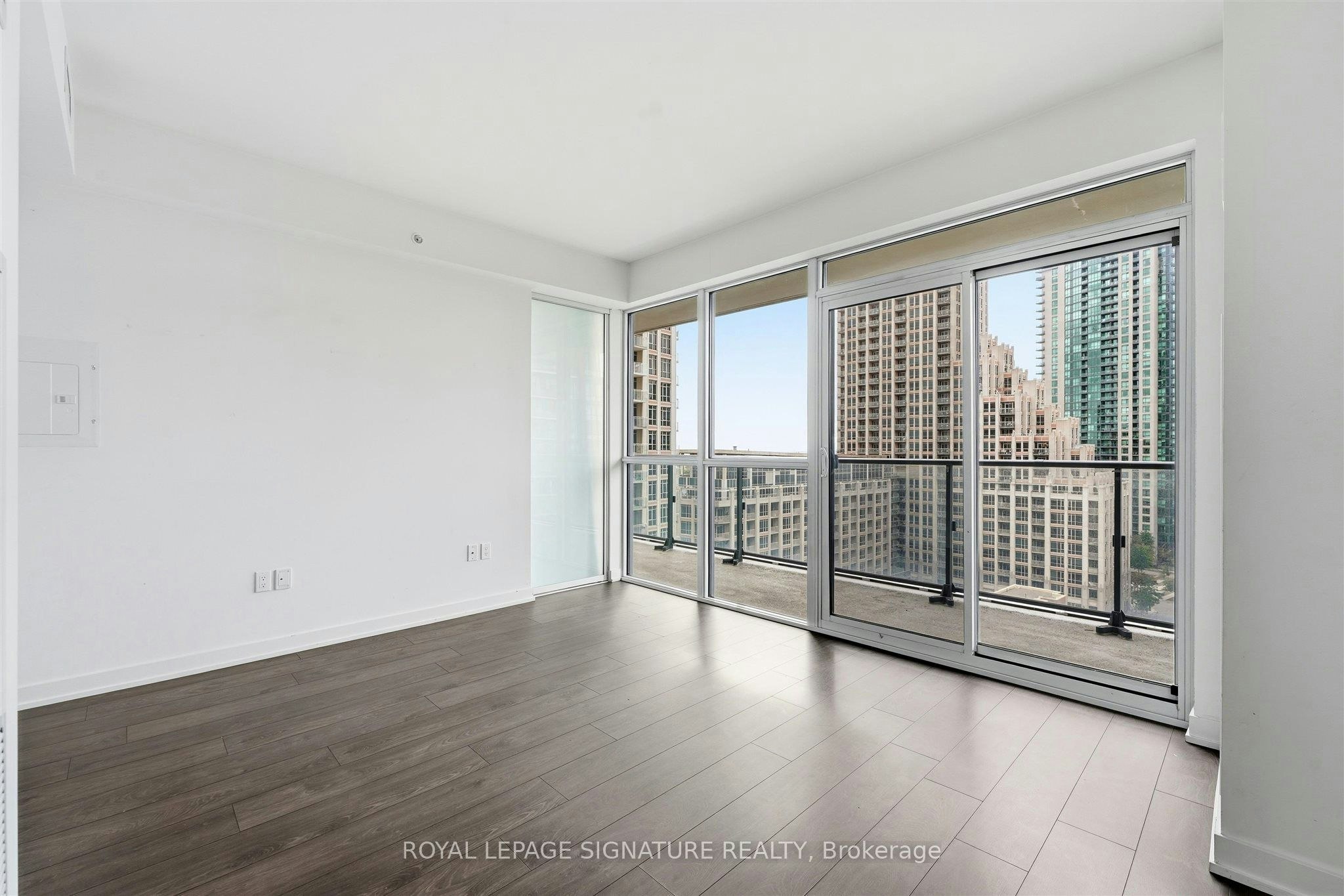 1512-38 Iannuzzi Street, Toronto, ON, M5V 0S2 - 4