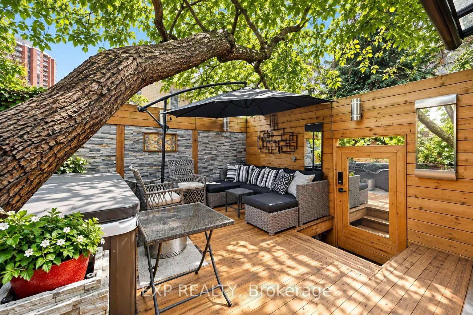 Main-321 Mutual Street, Toronto, ON, M4Y 1X6 - 8
