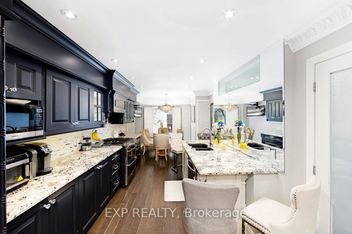 Main-321 Mutual Street, Toronto, ON, M4Y 1X6 - 2