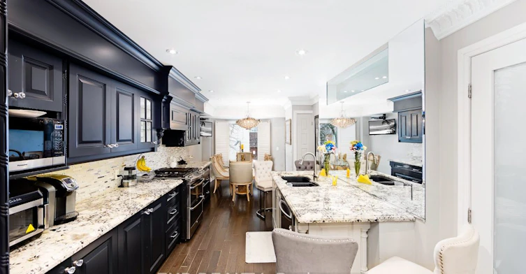Main-321 Mutual Street, Toronto, ON, M4Y 1X6 - 2
