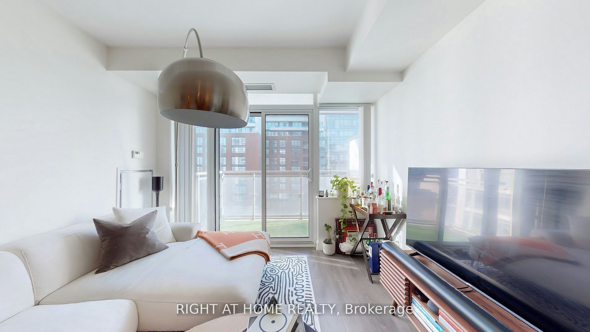 1223-525 Adelaide Street W, Toronto, ON, M5V 0N7 - 2