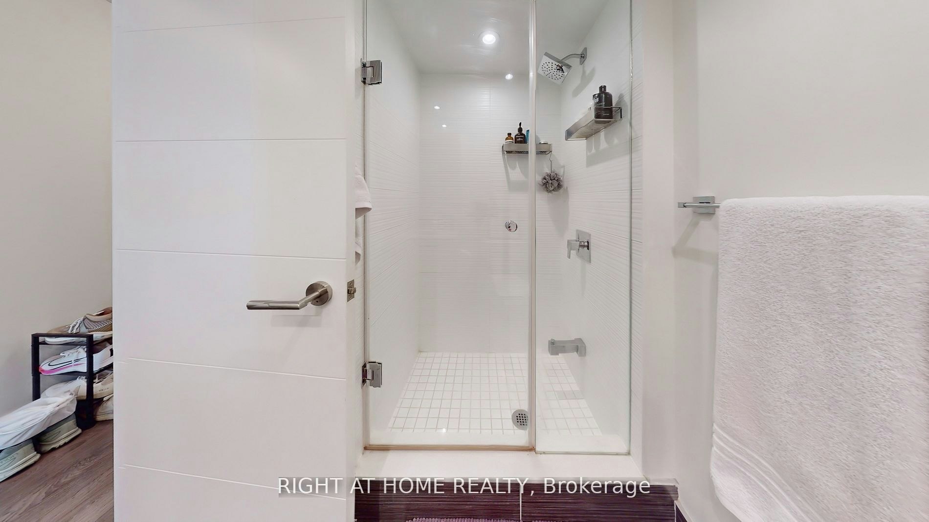 1223-525 Adelaide Street W, Toronto, ON, M5V 0N7 - 9