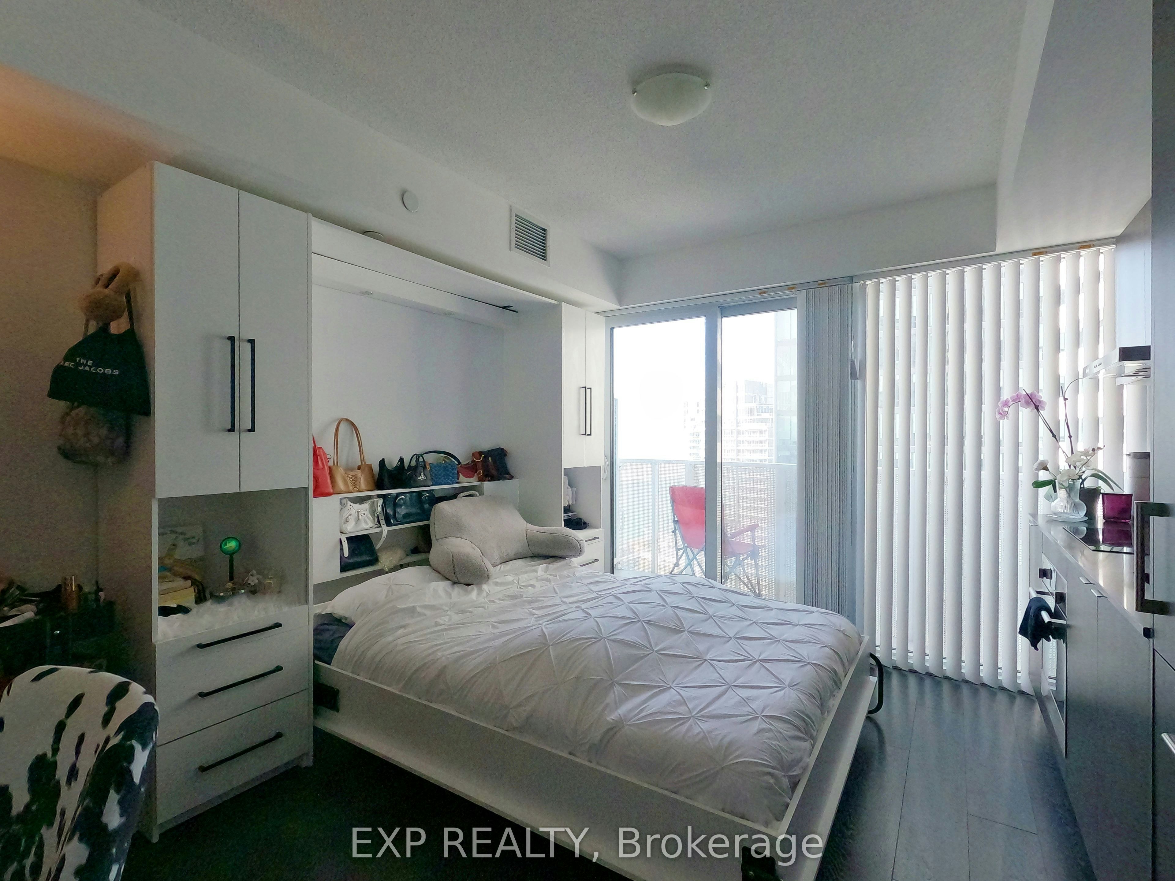 3311-88 Harbour Street, Toronto, ON, M5J 1B7 - 5