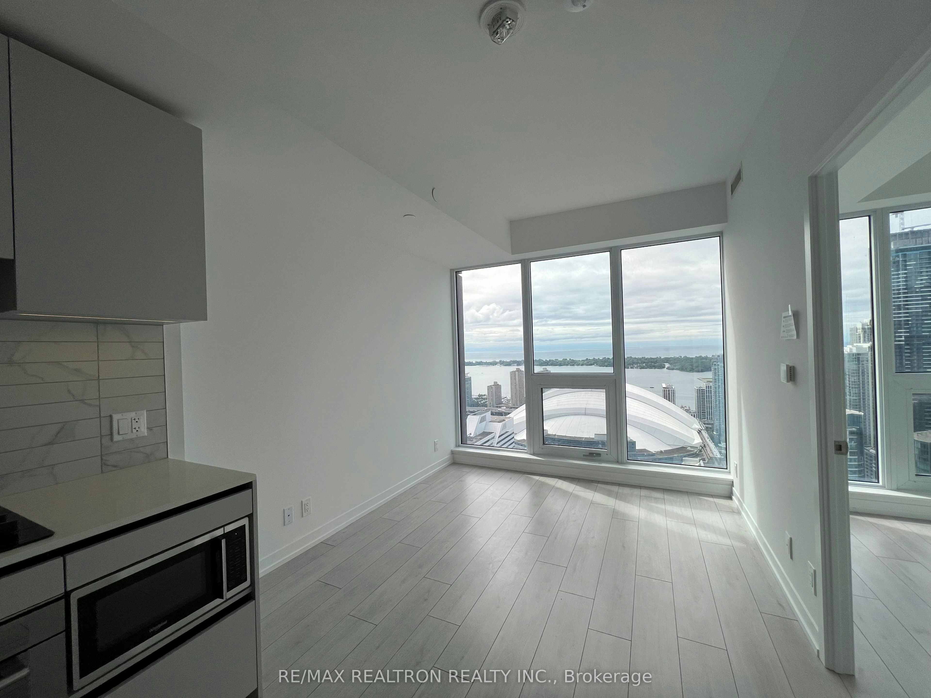 4715-55 Mercer Street, Toronto, ON, M5V 0W4 - 3