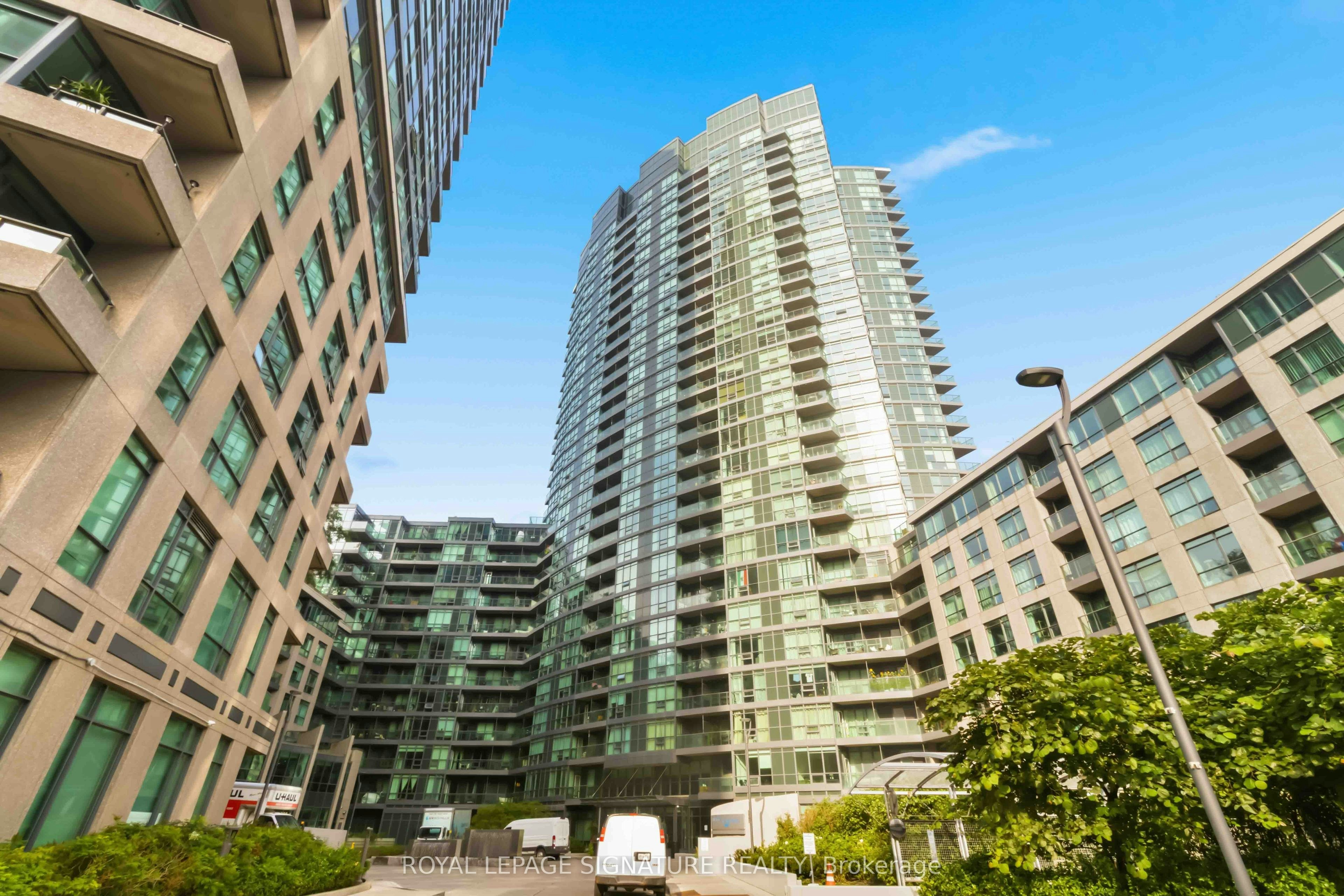 225-231 Fort York Boulevard, Toronto, ON, M5V 1B2