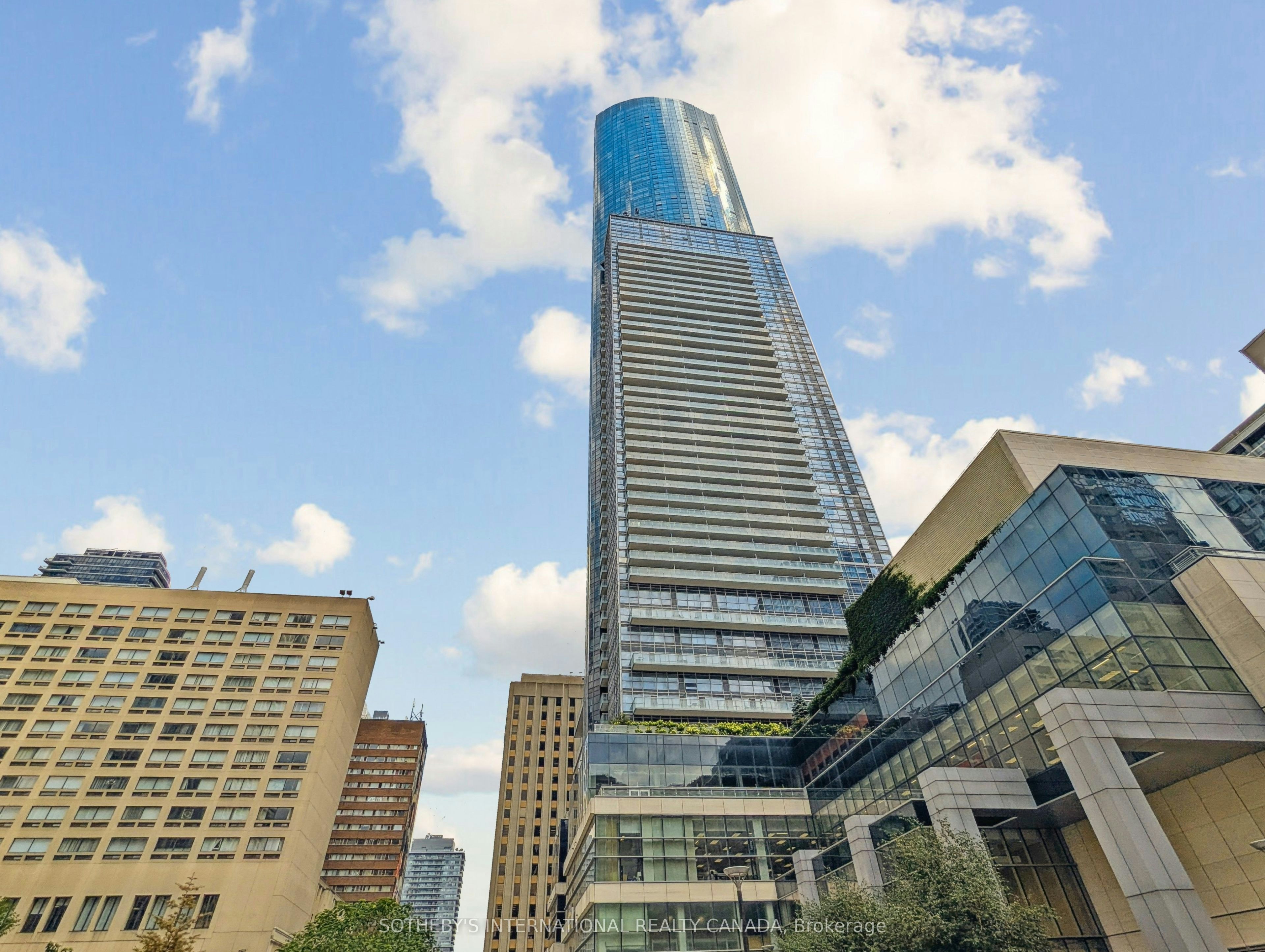 602-386 Yonge Street, Toronto, ON, M5B 0A5