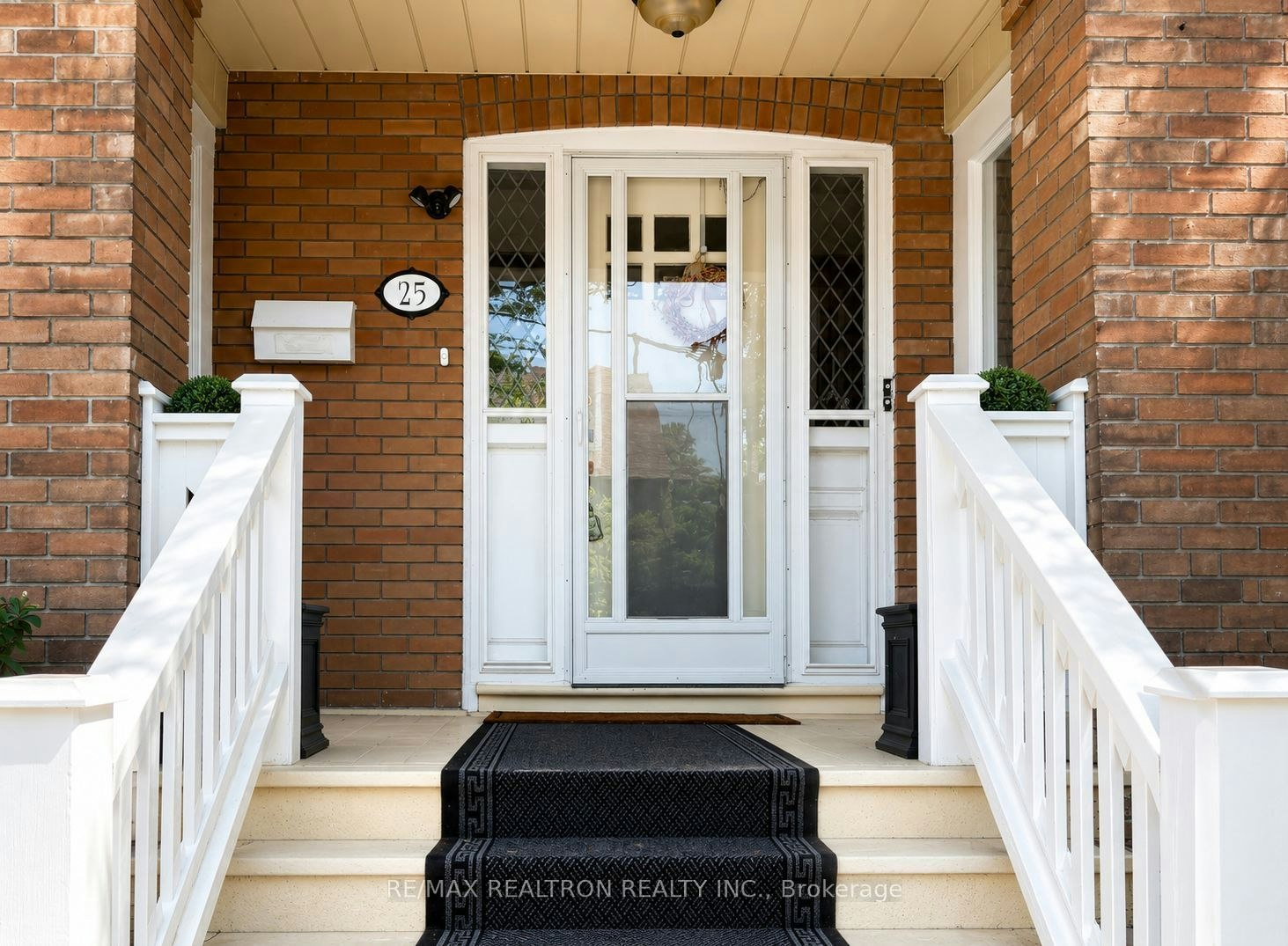 2nd Floor unit-25 Ranleigh Avenue, Toronto, ON, M4N 1X2 - 2