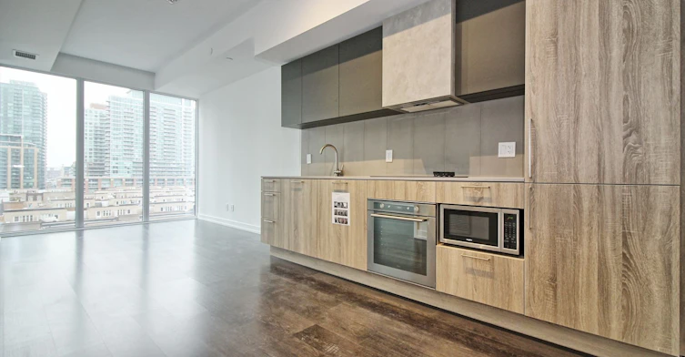 712-19 Western Battery Road, Toronto, ON, M6K 0E3 - 3