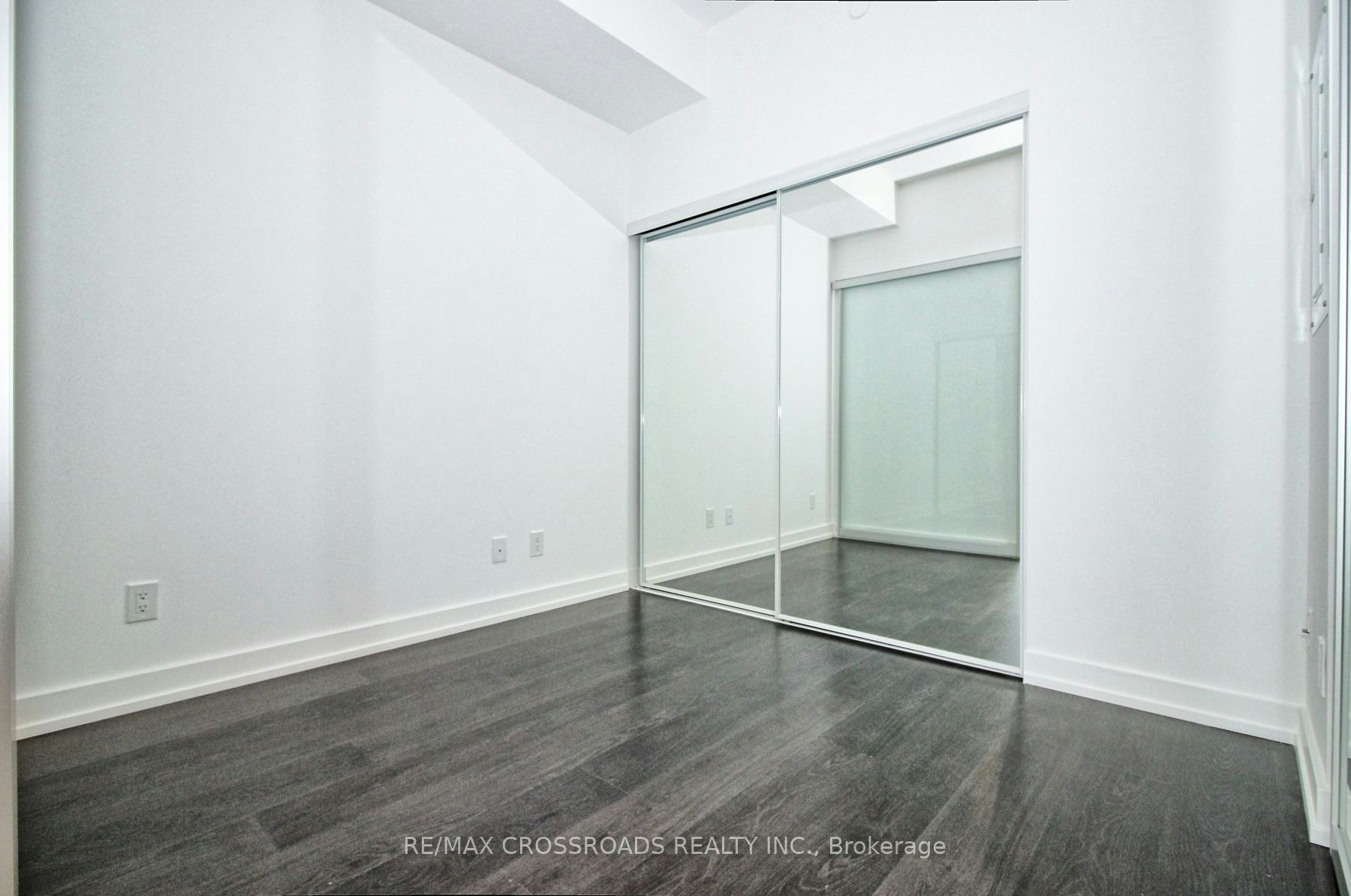 712-19 Western Battery Road, Toronto, ON, M6K 0E3 - 6