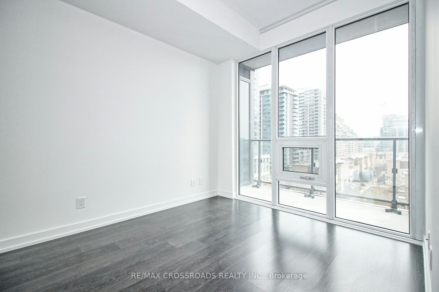 712-19 Western Battery Road, Toronto, ON, M6K 0E3 - 5