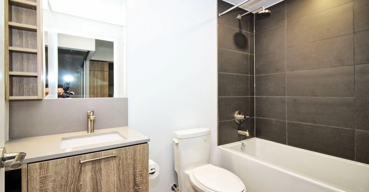712-19 Western Battery Road, Toronto, ON, M6K 0E3 - 7