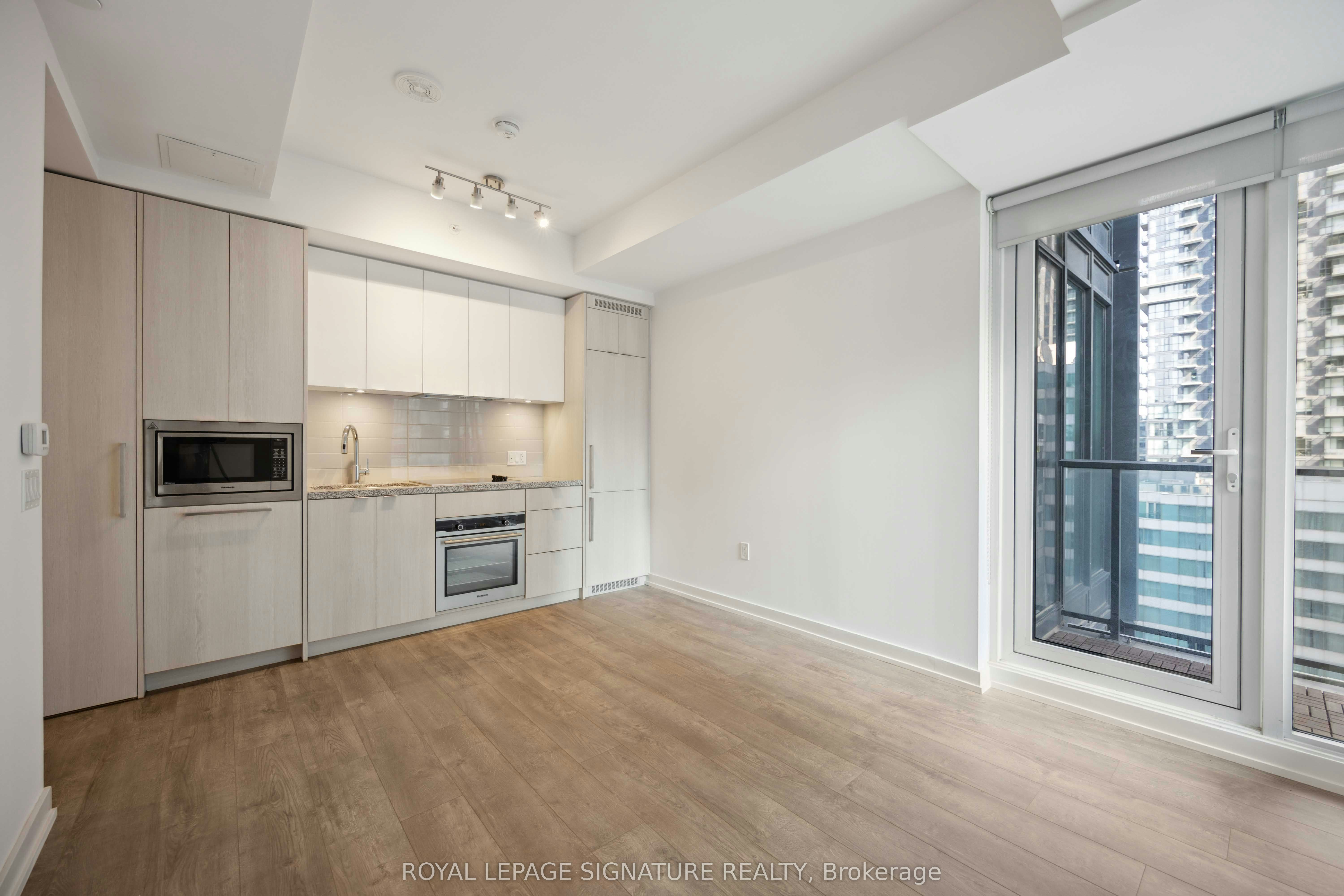 2212-115 Blue Jays Way, Toronto, ON, M5V 0N4 - 12