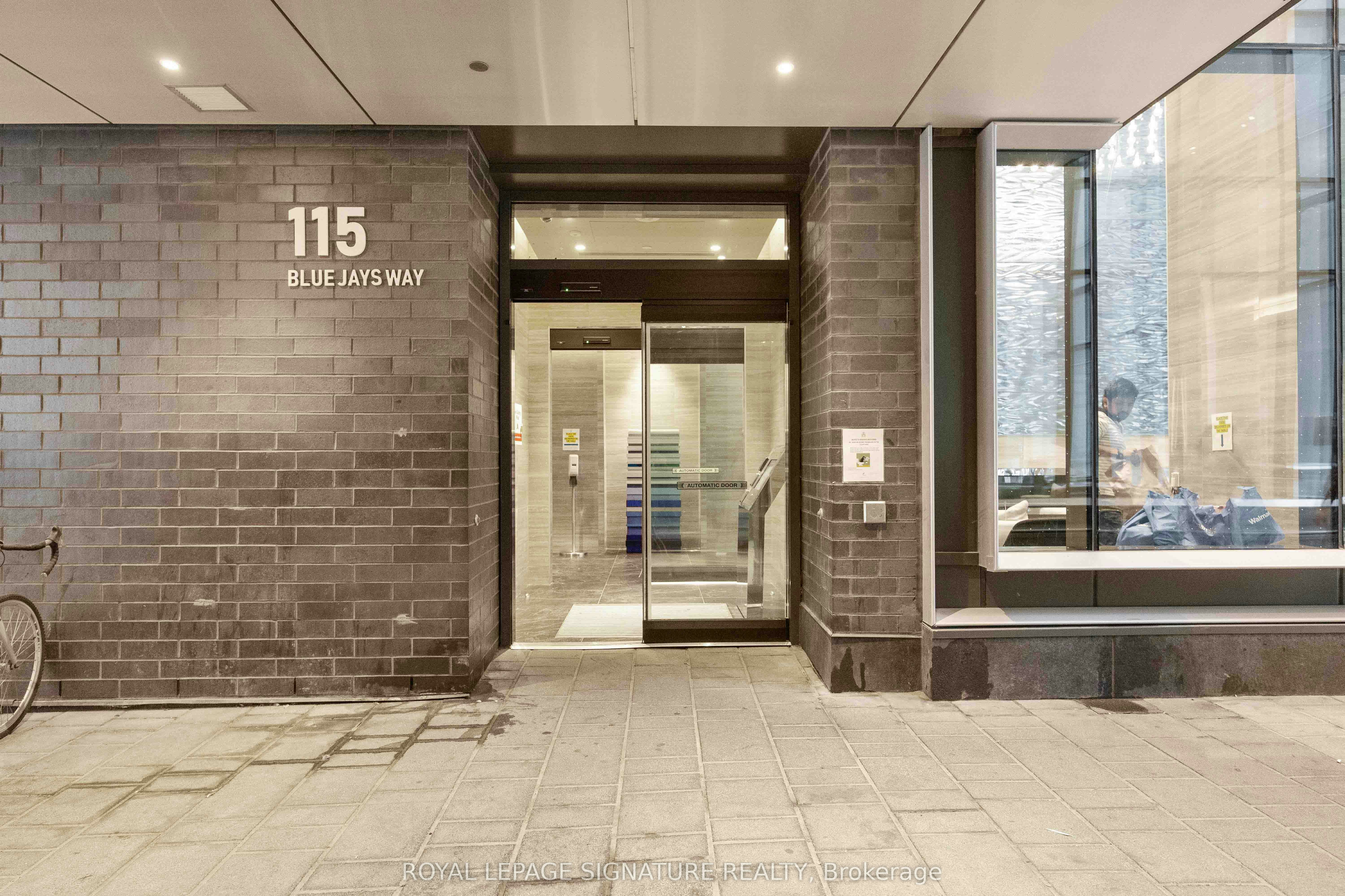 2212-115 Blue Jays Way, Toronto, ON, M5V 0N4