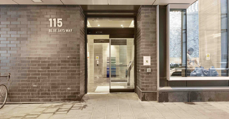 2212-115 Blue Jays Way, Toronto, ON, M5V 0N4