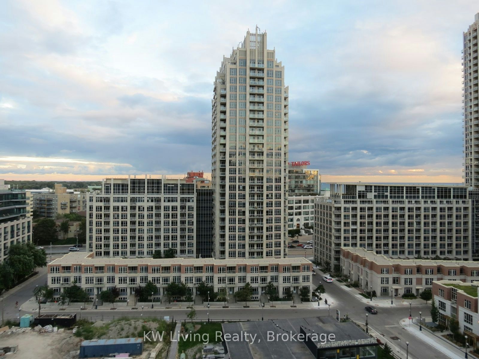 1105-50 Bruyeres Mews, Toronto, ON, M5V 0H8 - 18