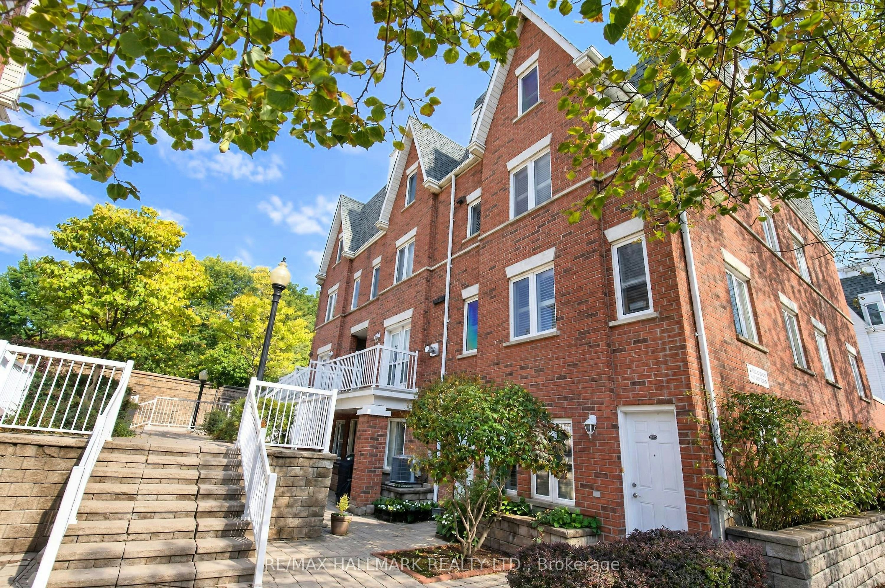 3207-12 Sudbury Street, Toronto, ON, M6J 3W7