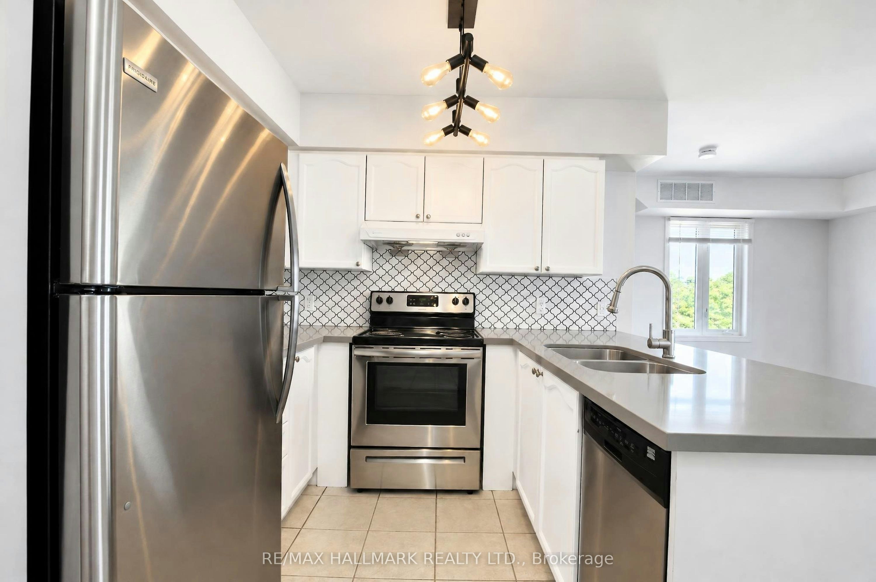 3207-12 Sudbury Street, Toronto, ON, M6J 3W7 - 10