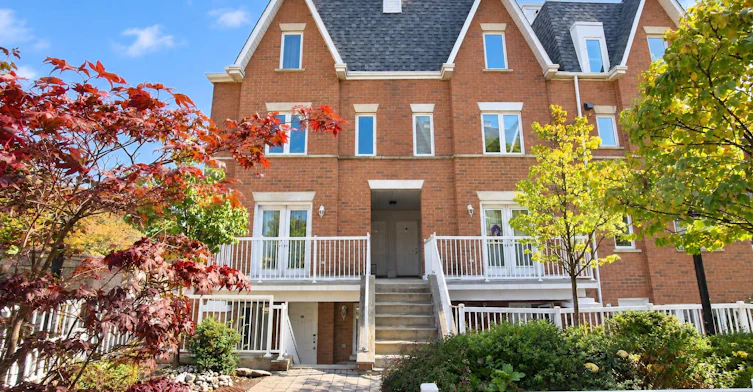 3207-12 Sudbury Street, Toronto, ON, M6J 3W7 - 3