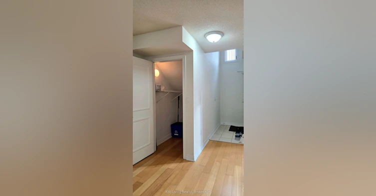 101-80 Aerodrome Crescent, Toronto, ON, M4G 4J1 - 4