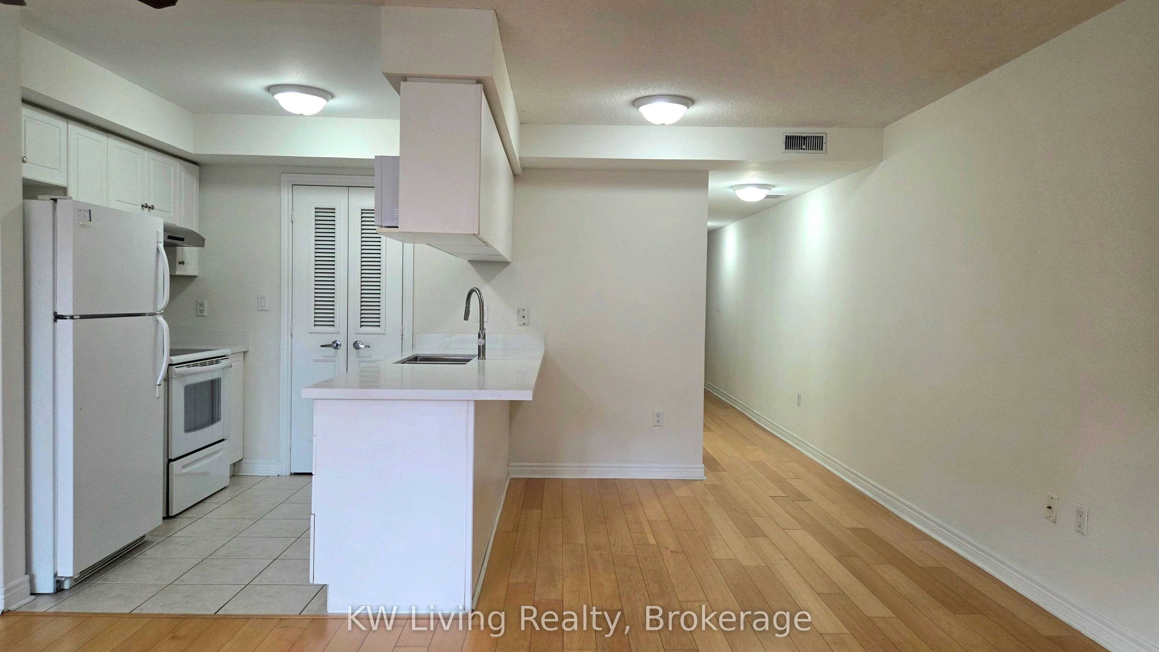 101-80 Aerodrome Crescent, Toronto, ON, M4G 4J1 - 9